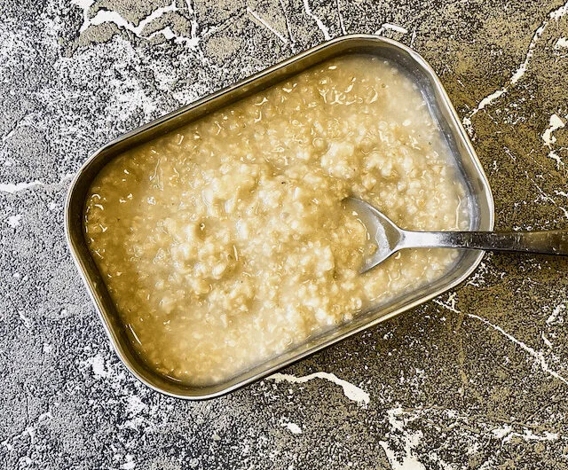 マトリックス｜ネブカドネザル号の船内食風オートミール粥