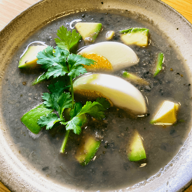 コスタリカの黒豆スープ「ソパ・ネグラ」